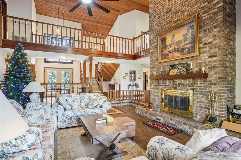 29207 Old Mill W Tavares FL 32778