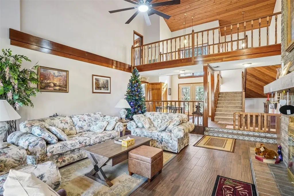 29207 Old Mill W Tavares FL 32778