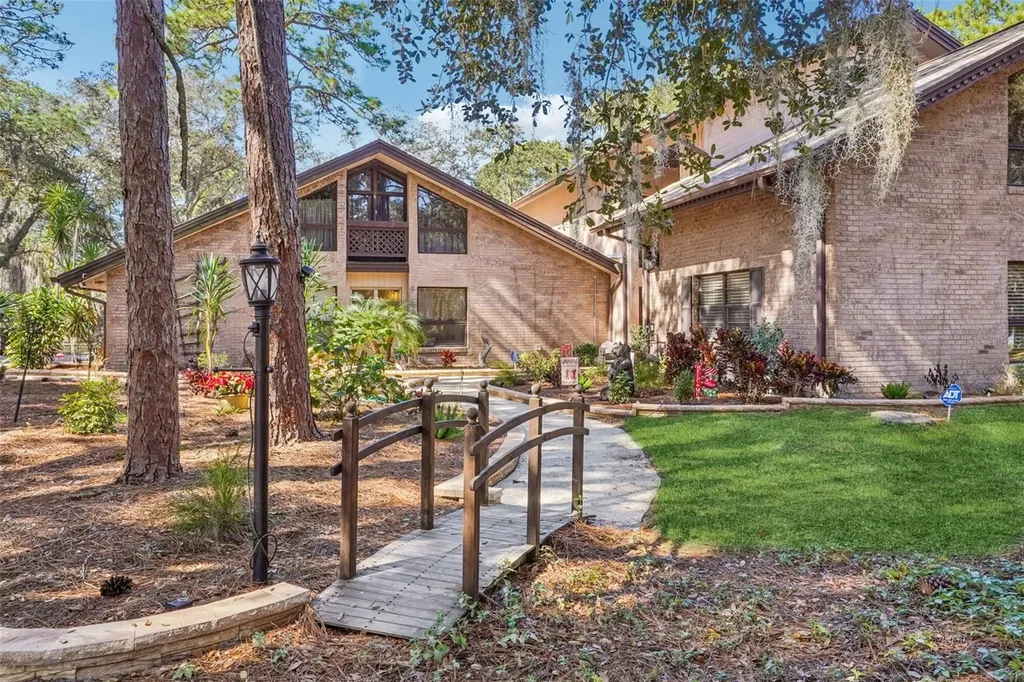 29207 Old Mill W Tavares FL 32778