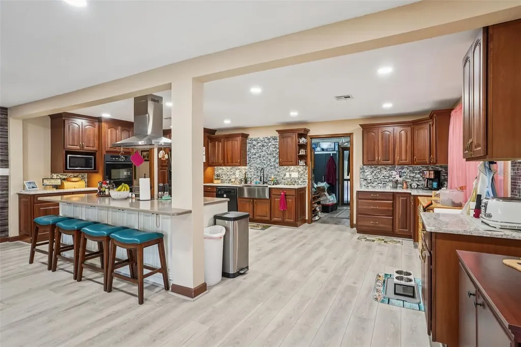29207 Old Mill W Tavares FL 32778