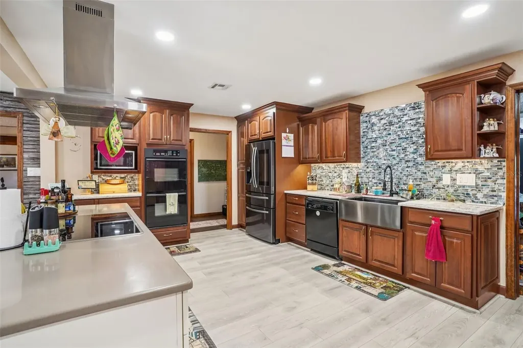 29207 Old Mill W Tavares FL 32778