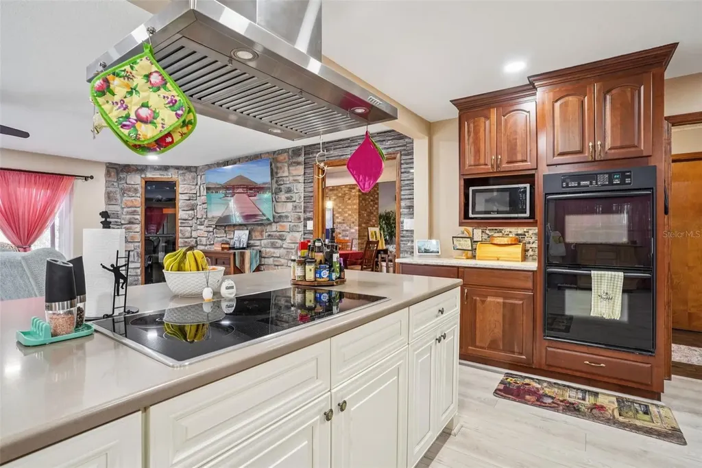 29207 Old Mill W Tavares FL 32778