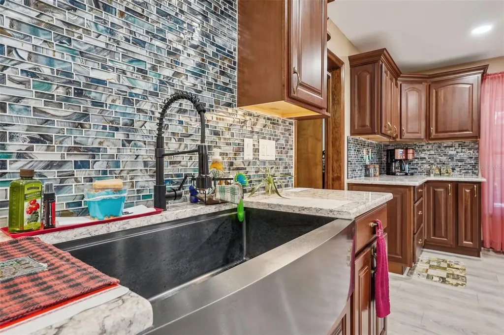 29207 Old Mill W Tavares FL 32778