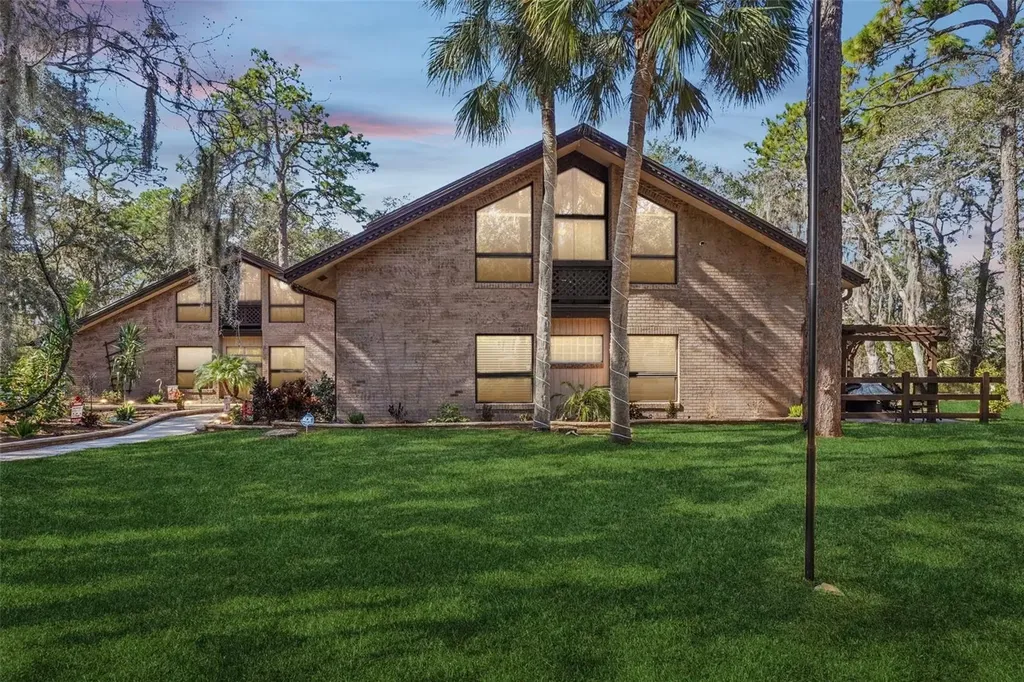 29207 Old Mill W Tavares FL 32778