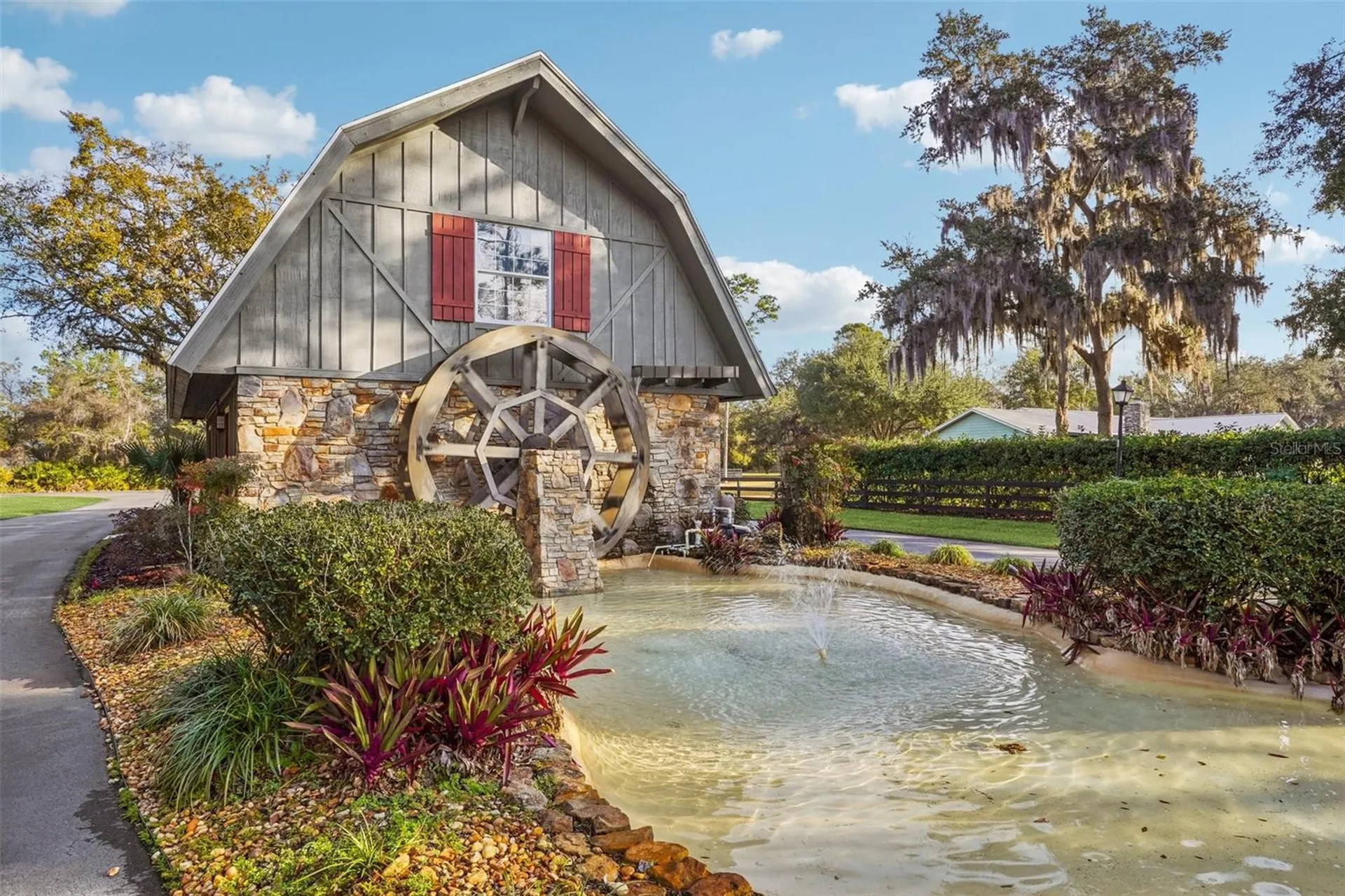 29207 Old Mill W Tavares FL 32778
