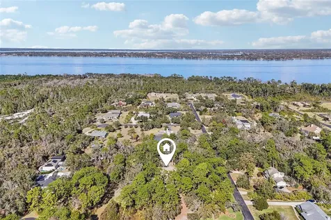 29207 Old Mill W Tavares FL 32778