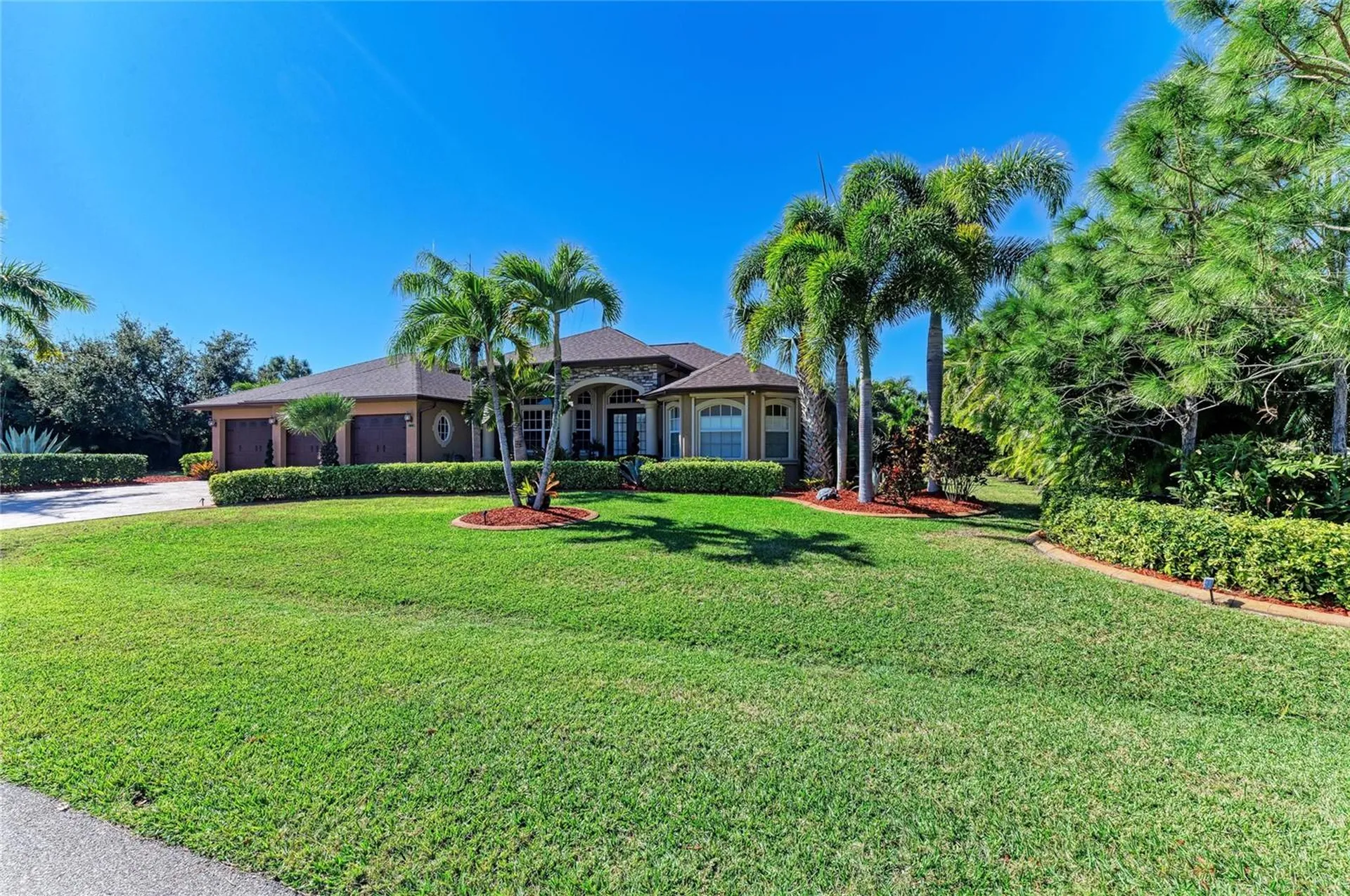 Punta Gorda FL, 25471 Islas Drive