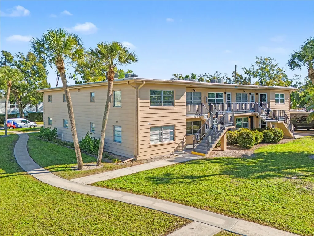 200 36th Avenue N St Petersburg FL 33704