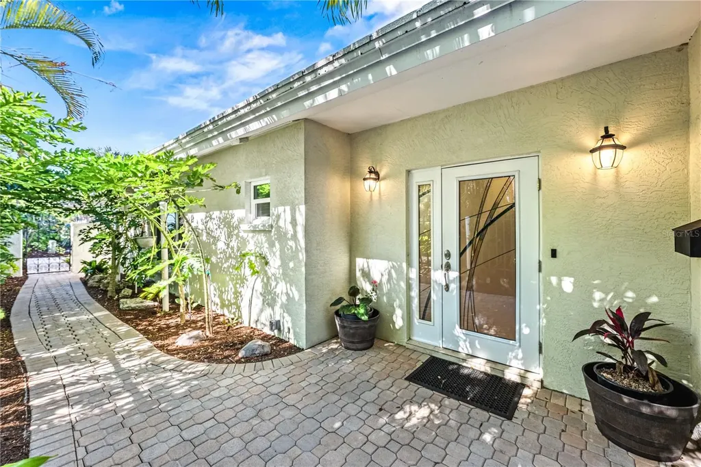1320 Moonmist Drive Sarasota FL 34242