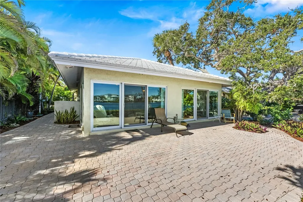 1320 Moonmist Drive Sarasota FL 34242