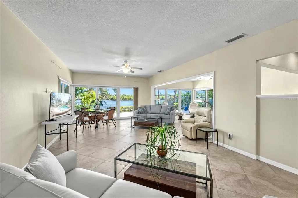 1320 Moonmist Drive Sarasota FL 34242
