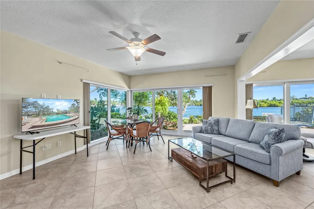 1320 Moonmist Drive Sarasota FL 34242