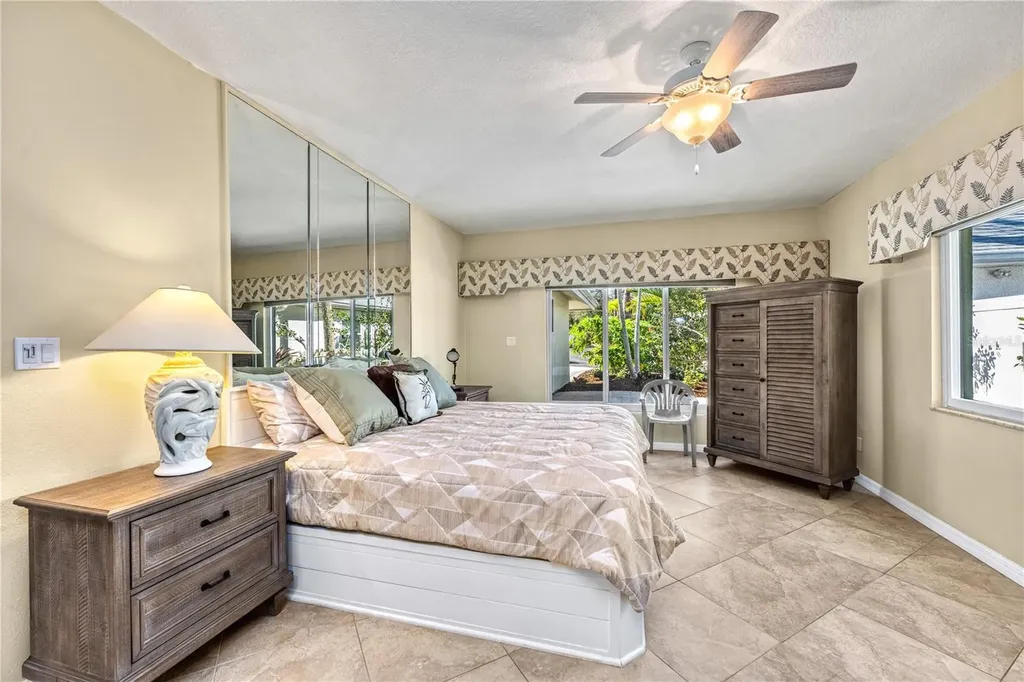 1320 Moonmist Drive Sarasota FL 34242