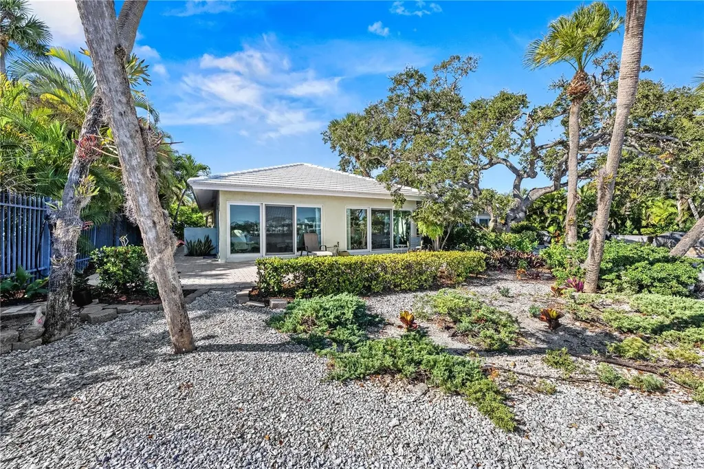 1320 Moonmist Drive Sarasota FL 34242