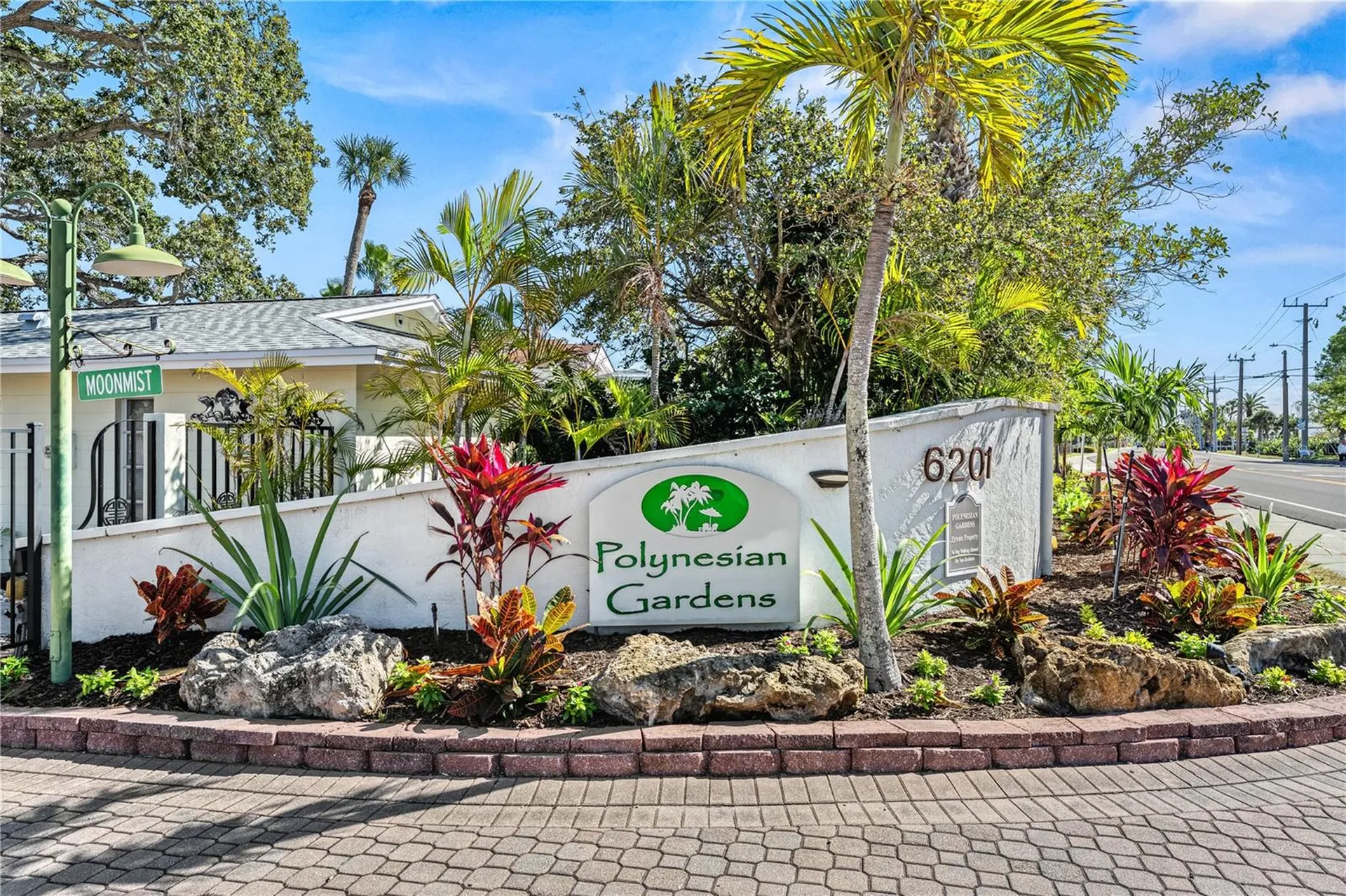 1320 Moonmist Drive Sarasota FL 34242