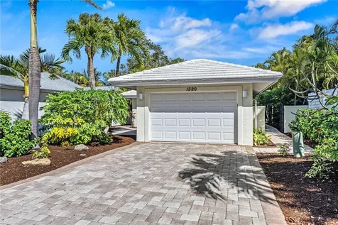 1320 Moonmist Drive Sarasota FL 34242