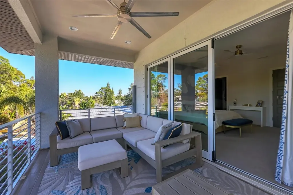 2323 Pine Terrace Sarasota FL 34231