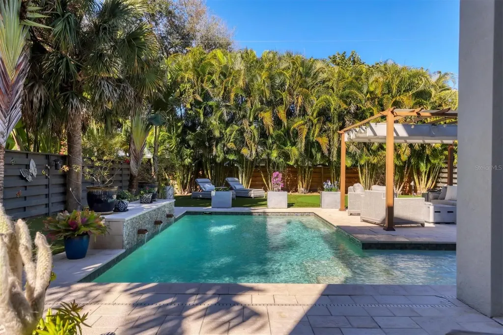 2323 Pine Terrace Sarasota FL 34231