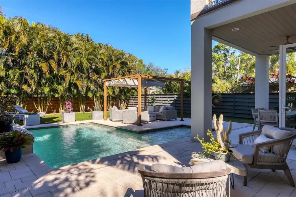 2323 Pine Terrace Sarasota FL 34231