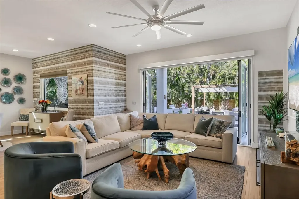 2323 Pine Terrace Sarasota FL 34231