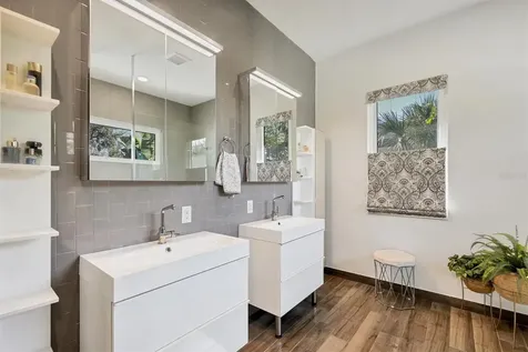 2323 Pine Terrace Sarasota FL 34231