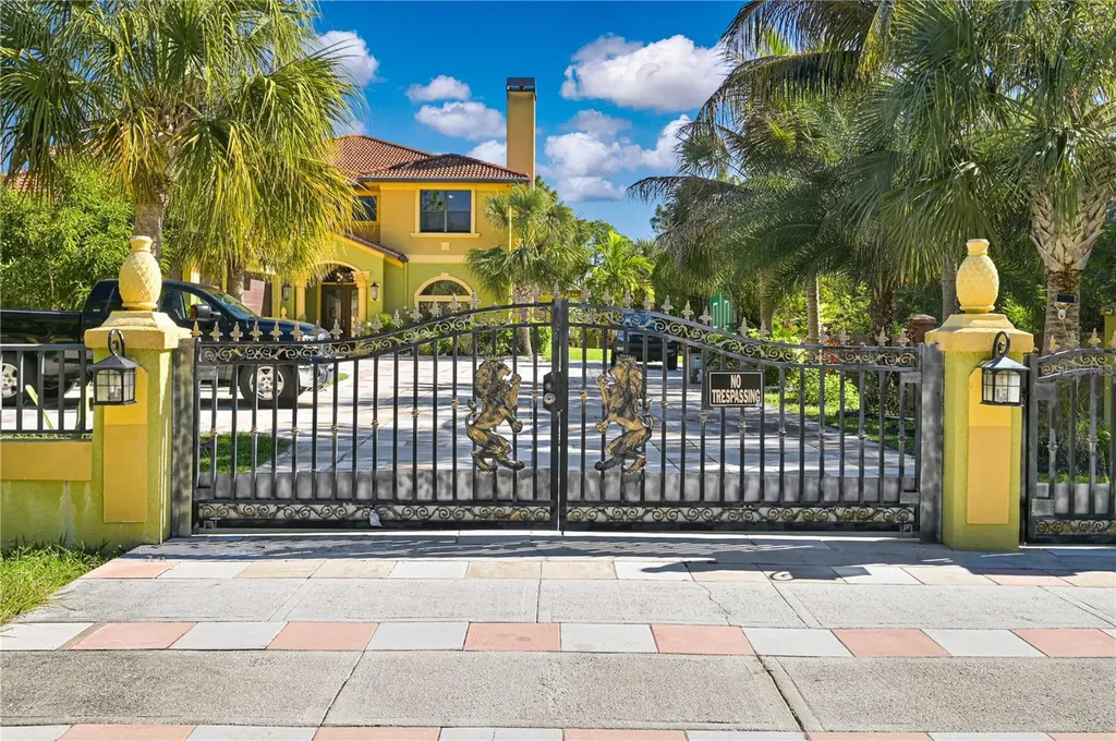 1516 Oak Avenue Lehigh Acres FL 33972