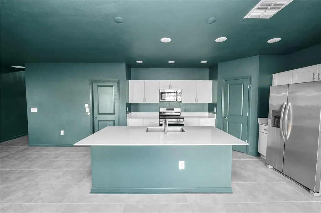1465 Deepwater Circle Eagle Lake FL 33839