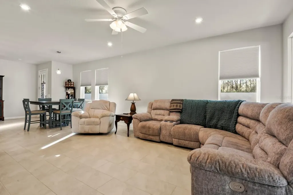 810 Ruddy Quail Place Sun City Center FL 33573