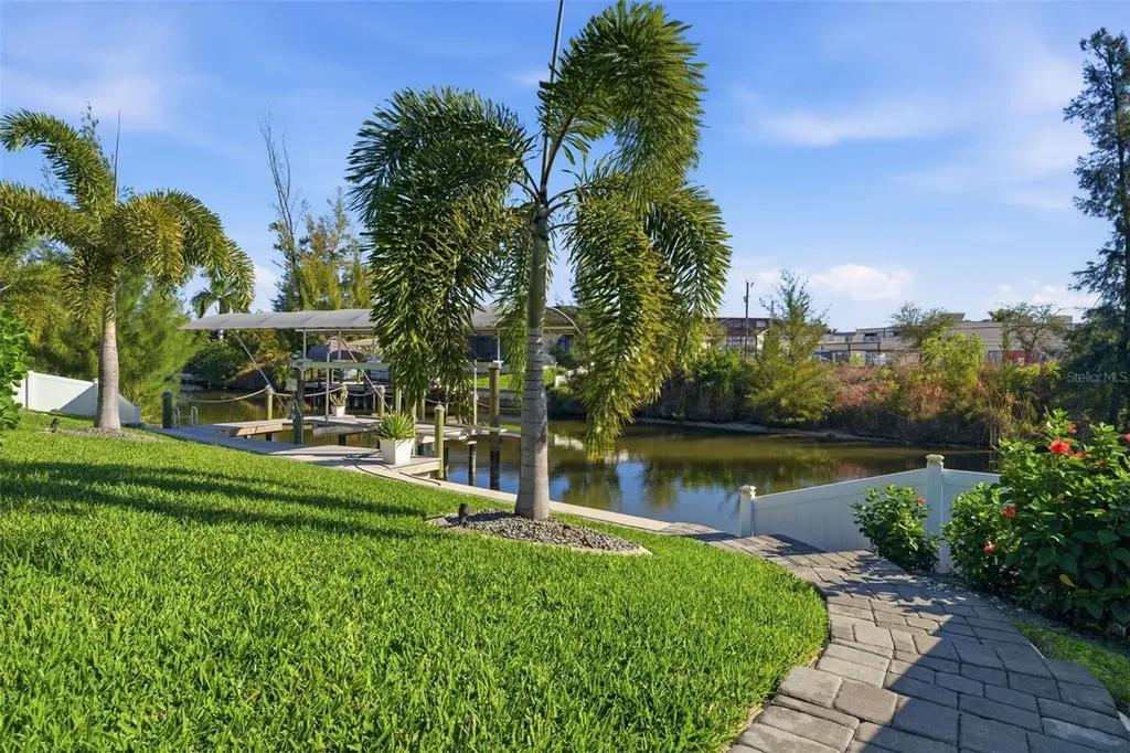 2115 SW 17th Place Cape Coral FL 33991