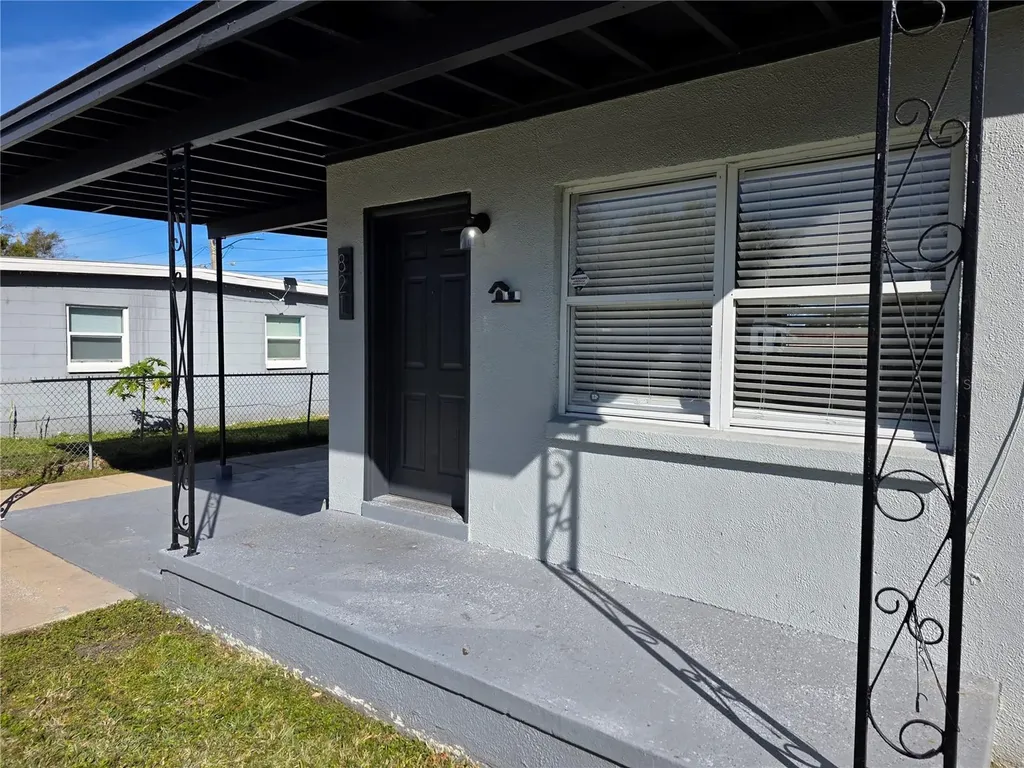 821 S Solandra Drive Orlando FL 32807