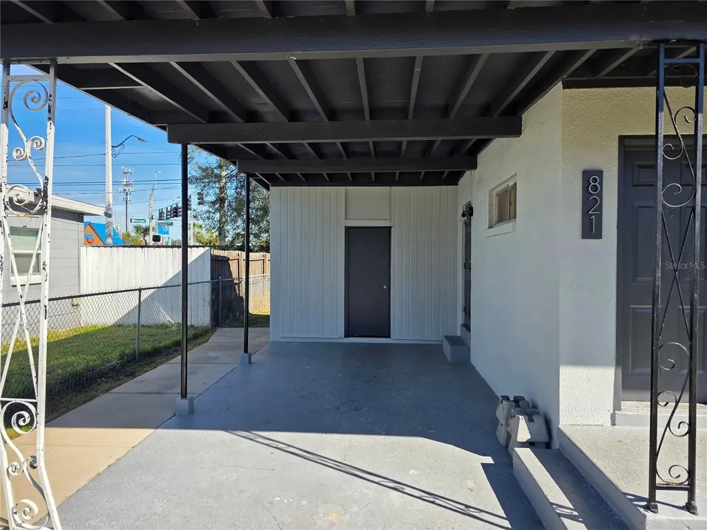 821 S Solandra Drive Orlando FL 32807