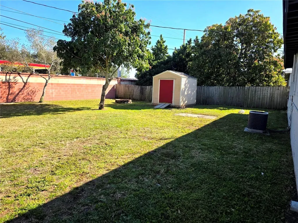 821 S Solandra Drive Orlando FL 32807