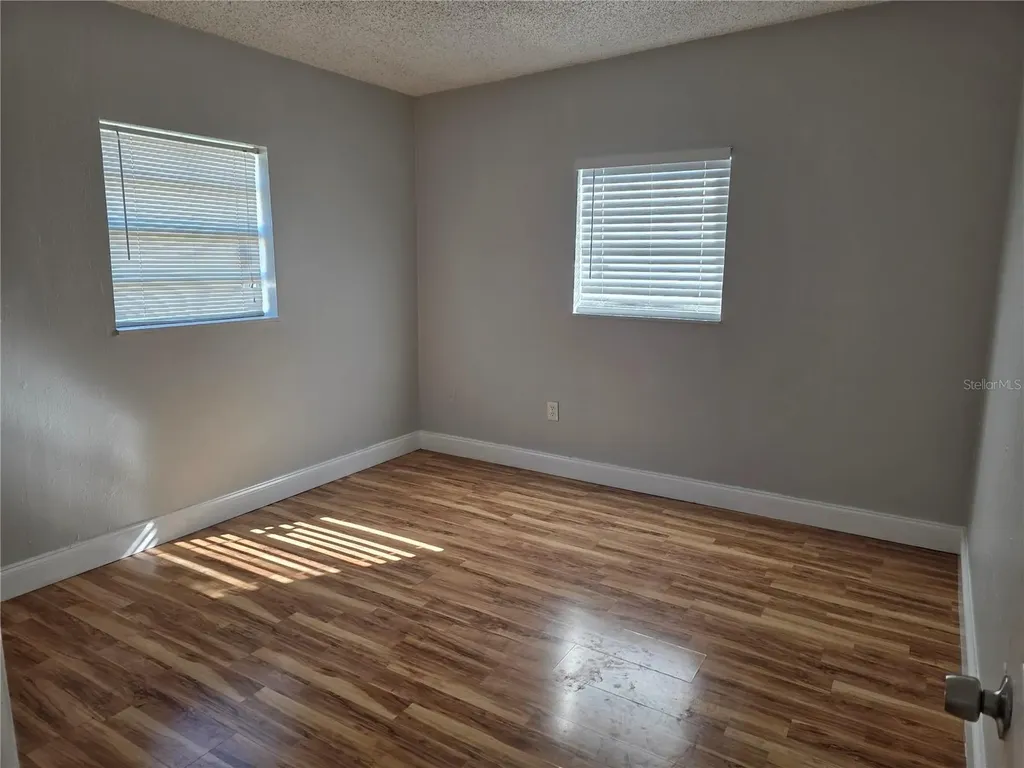 821 S Solandra Drive Orlando FL 32807