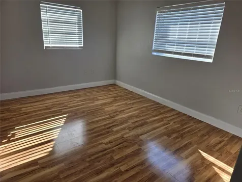 821 S Solandra Drive Orlando FL 32807