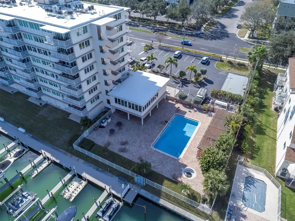 223 Island Way Clearwater FL 33767