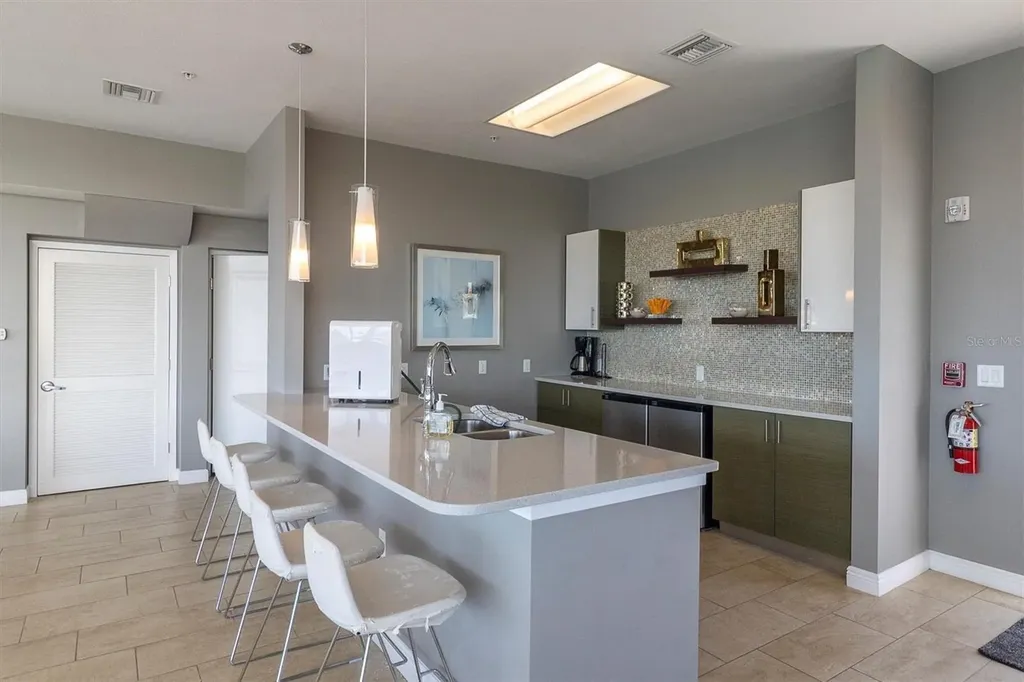 223 Island Way Clearwater FL 33767