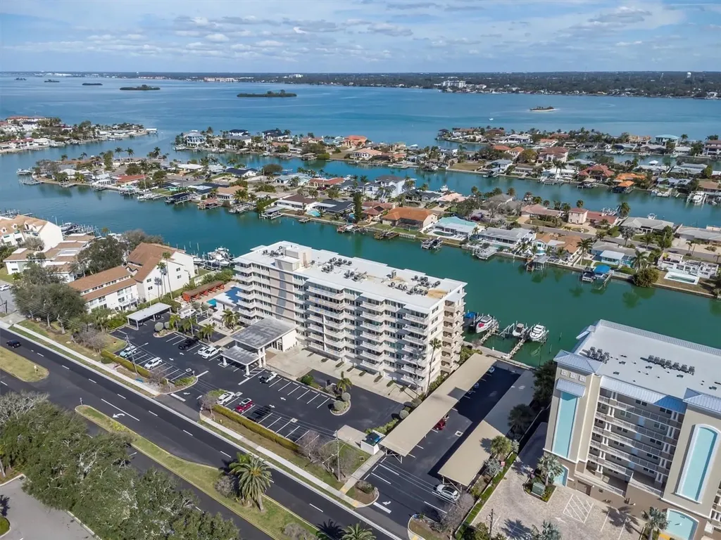 223 Island Way Clearwater FL 33767