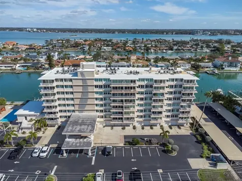 223 Island Way Clearwater FL 33767