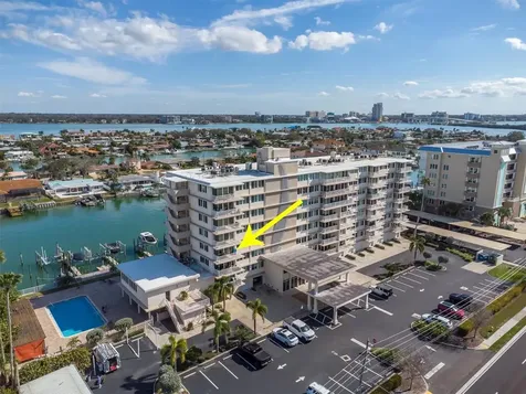 223 Island Way Clearwater FL 33767