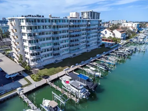 223 Island Way Clearwater FL 33767