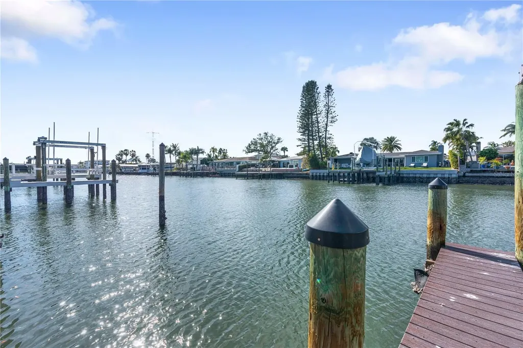 3952 Versailles Drive Tampa FL 33634