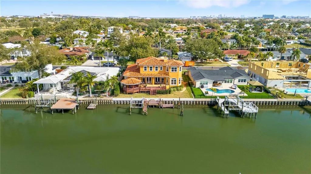 3952 Versailles Drive Tampa FL 33634