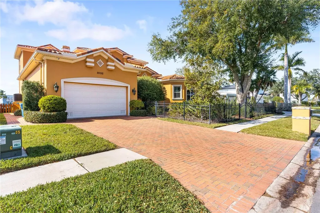 3952 Versailles Drive Tampa FL 33634