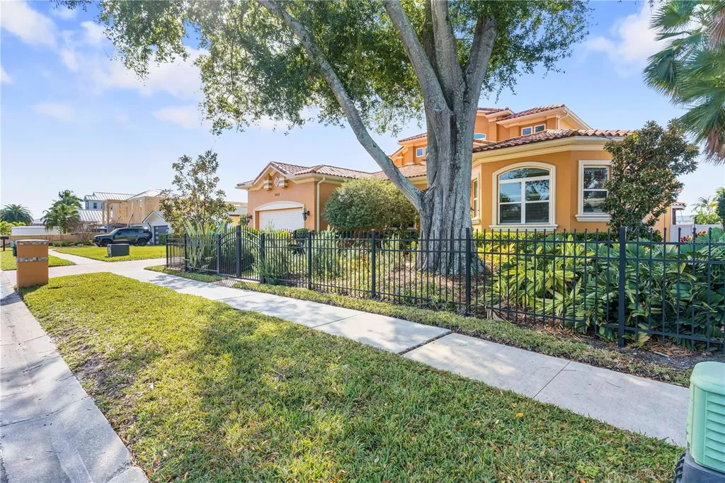 3952 Versailles Drive Tampa FL 33634