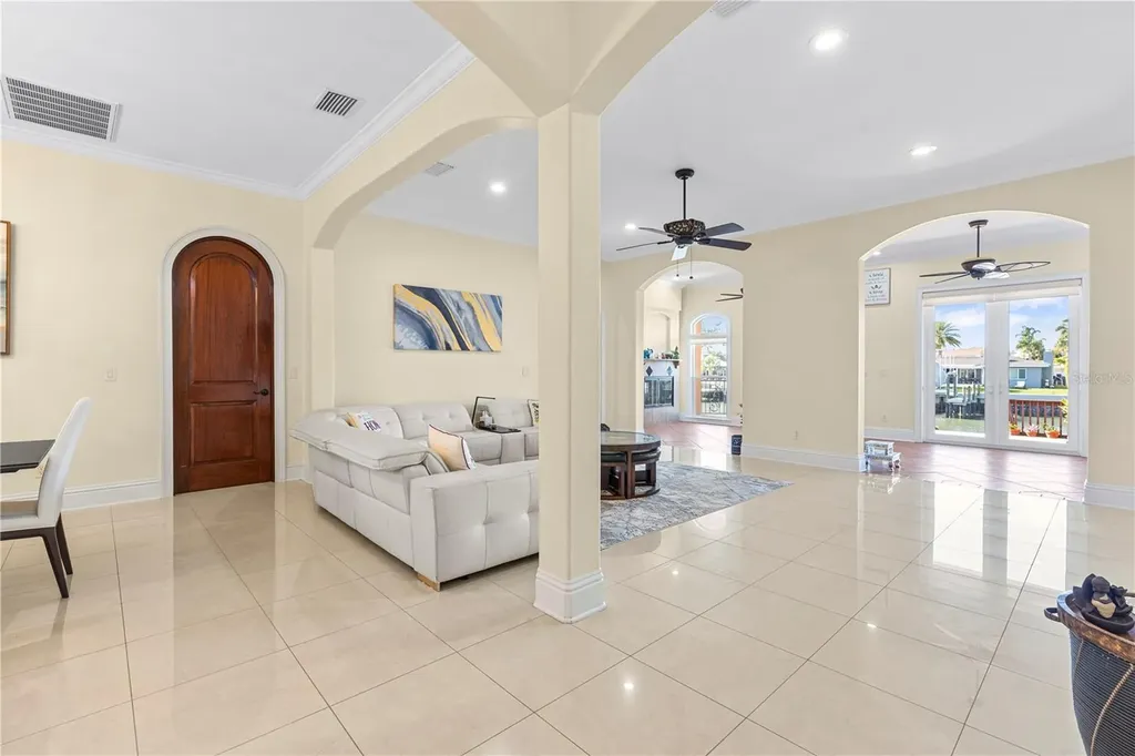 3952 Versailles Drive Tampa FL 33634