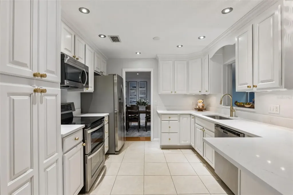 6007 Linneal Beach Drive Apopka FL 32703