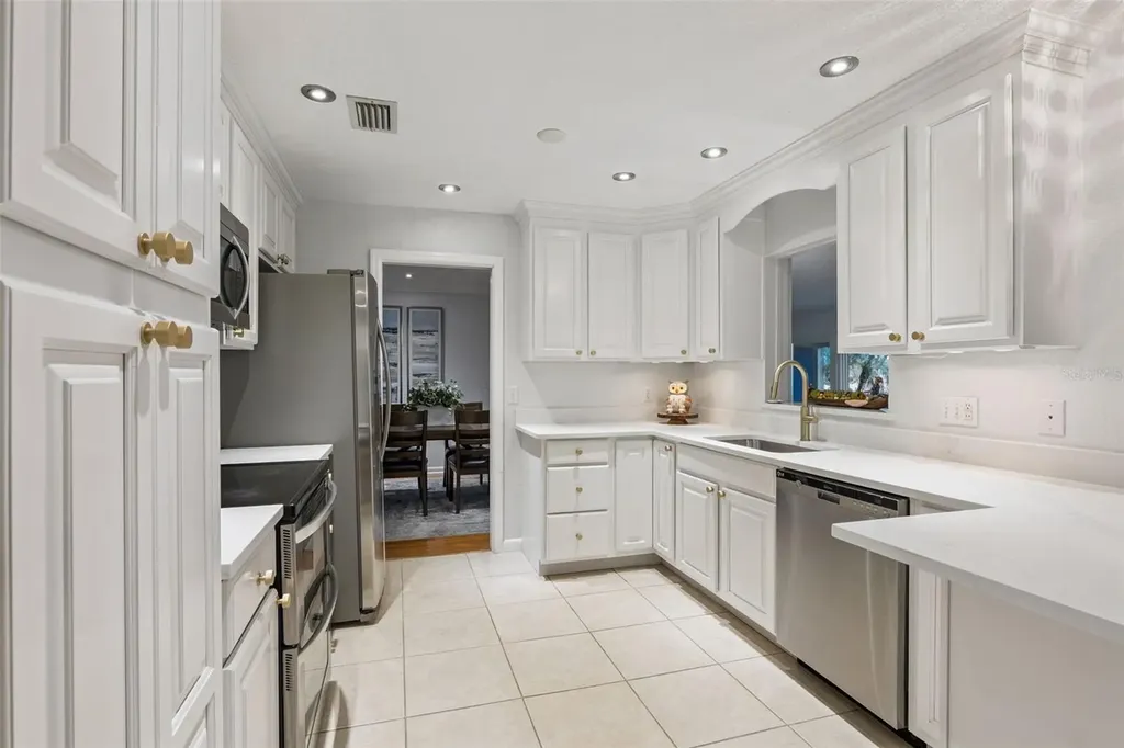6007 Linneal Beach Drive Apopka FL 32703
