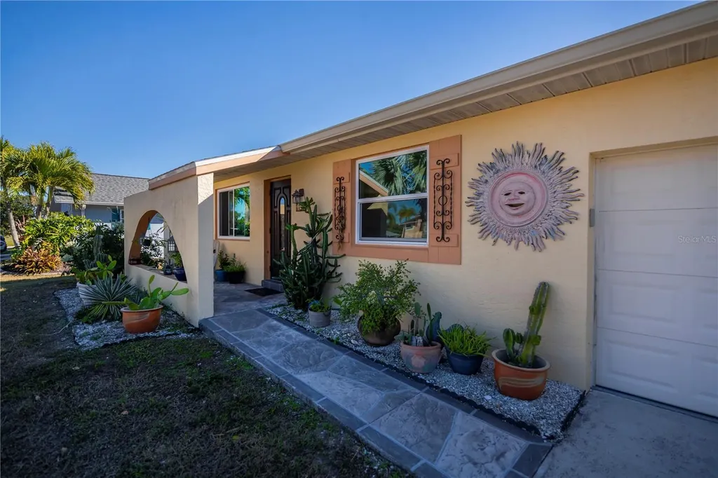 242 Annapolis Lane Rotonda West FL 33947