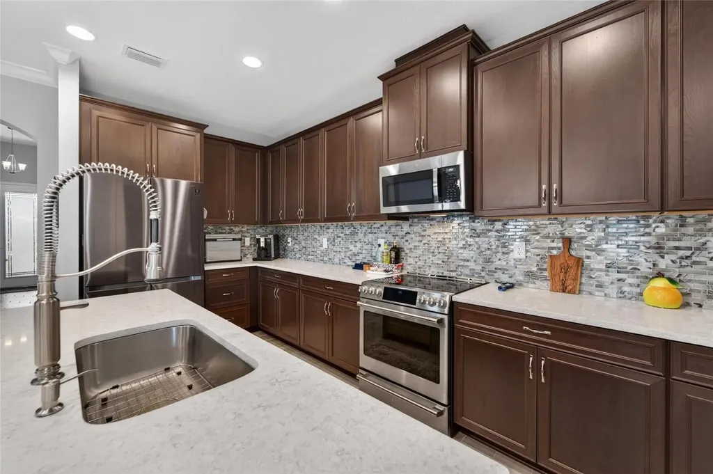 7406 Futura Place Apollo Beach FL 33572