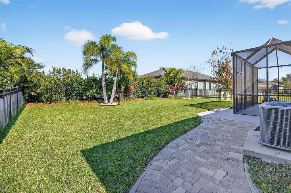 7406 Futura Place Apollo Beach FL 33572